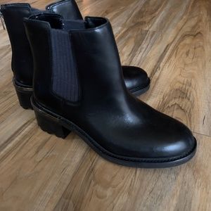 Vince Camuto Boots Black Leather Chelsea Boots size 8 NWOT